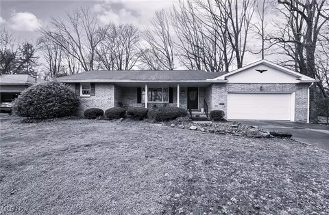 2332 Shawnee Trl, Youngstown, OH 44511