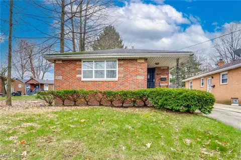 466 Stanton Ave, Akron, OH 44301