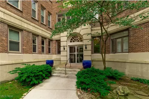 2330 Euclid Heights Blvd #309, Cleveland Heights, OH 44106