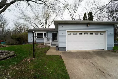 1877 Clearbrook Dr, Stow, OH 44224