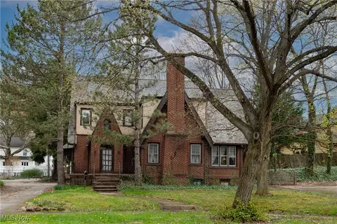 1229 Delia Ave, Akron, OH 44320