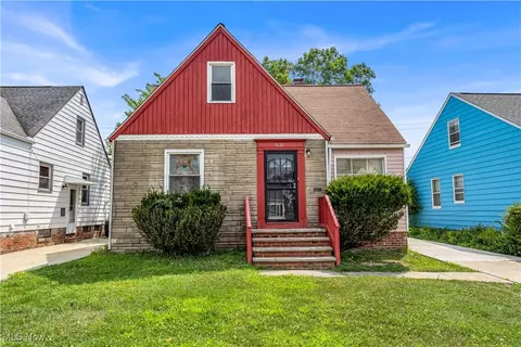5131 Arch St, Maple Heights, OH 44137