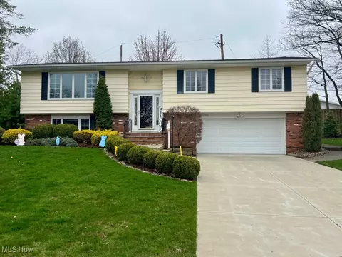 2770 Brian Dr, Parma, OH 44134