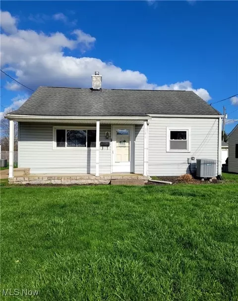 364 27th St NW, Massillon, OH 44647
