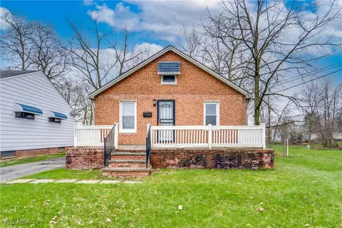 5657 Harrison Ave, Maple Heights, OH 44137