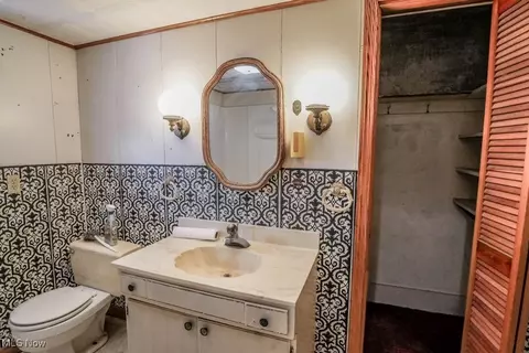 Bath - 400 E Line St, Minerva, OH 44657 photo 2 of 3