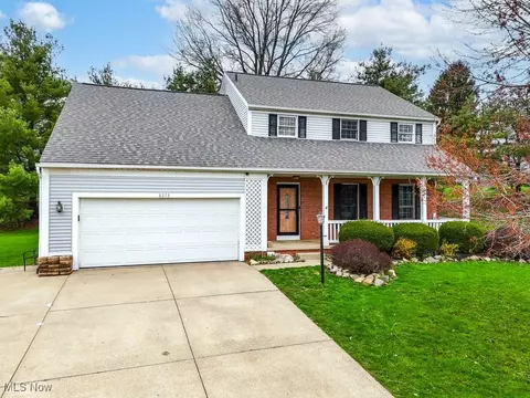 8273 N Casswell Cir NW, North Canton, OH 44720