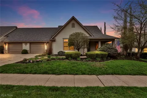 418 Cottage Grv W, Heath, OH 43056