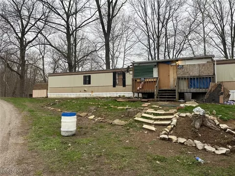 2315 Arch Hill Rd, Zanesville, OH 43701