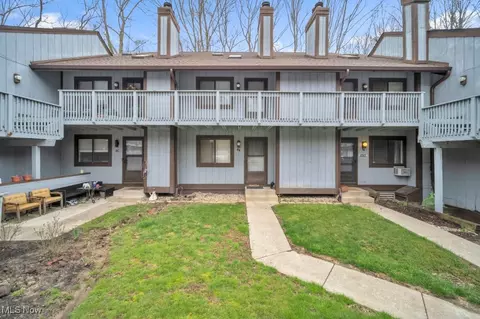 515 Meredith Ln #3C, Cuyahoga Falls, OH 44223