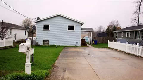 1487 Whittlesey Ave, Atwater, OH 44201