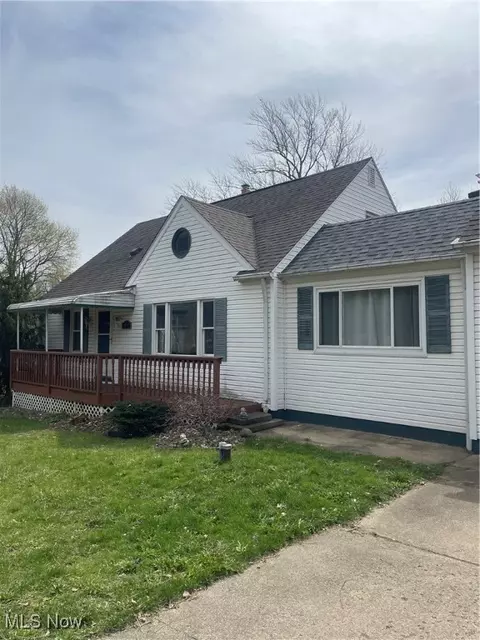 2652 N Bender Ave, Akron, OH 44319