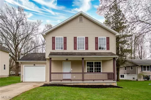 67 Notre Dame Dr, Campbell, OH 44405