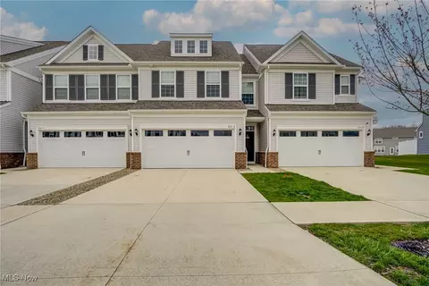 850 Dipper Ln # -4, Aurora, OH 44202