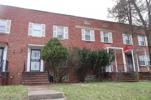 4058 Northfield Rd, Highland Hills, OH 44122