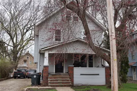 905 Woodward Ave, Akron, OH 44310