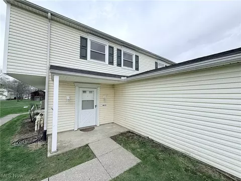 144 Canterbury Ln #B-29, Medina, OH 44256