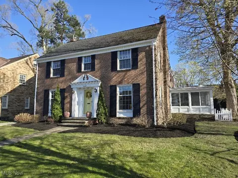 21375 Endsley Ave, Rocky River, OH 44116