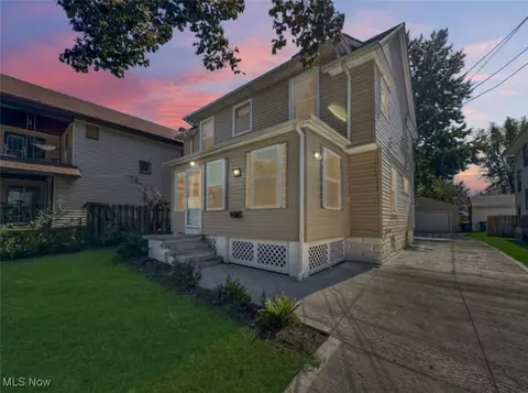 18719 Sloane Ave, Lakewood, OH 44107
