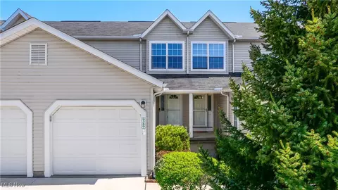 9389 Hickory Ridge Dr, Streetsboro, OH 44241