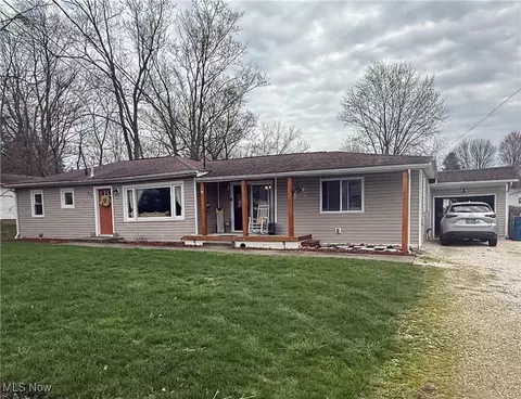 4144 Watkins Rd, Norton, OH 44203