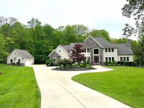 11955 Epping Trl, Chardon, OH 44024