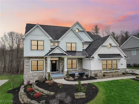 3714 Braemar Dr, Broadview Heights, OH 44147