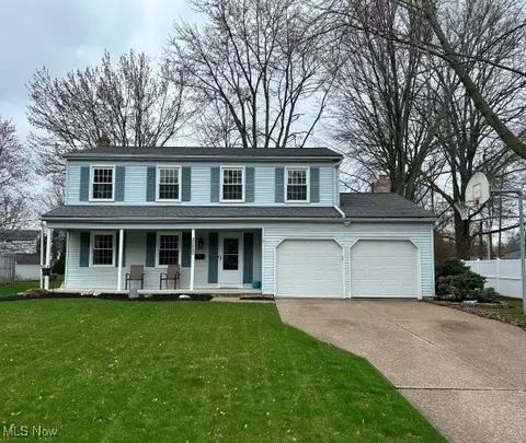 26622 Sweetbriar Dr, North Olmsted, OH 44070