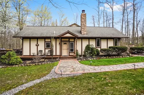 13068 Chillicothe Rd, Chesterland, OH 44026