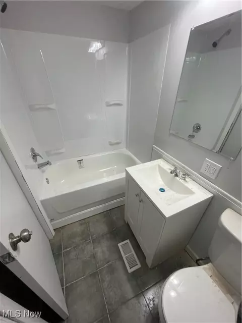 364 Hickory Run, Lagrange, OH 44050 photo 8