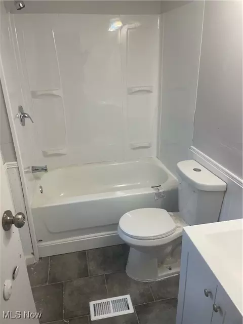 364 Hickory Run, Lagrange, OH 44050 photo 9