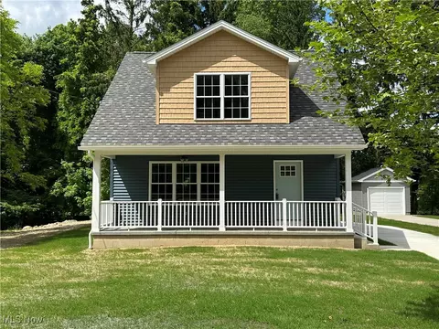 738 Mineral Springs Ave, Youngstown, OH 44511