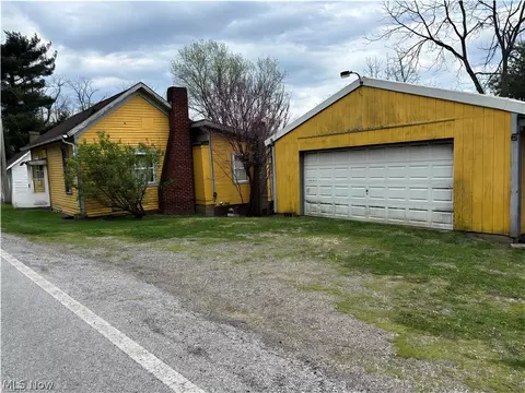 13516 Old Glory Rd, Lore City, OH 43755