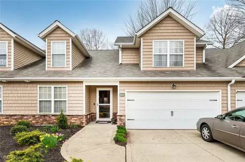 6521 Bayside Dr, Madison, OH 44057