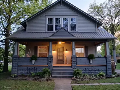 144 S Walnut St, Gnadenhutten, OH 44629