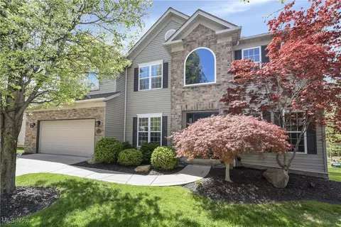 11764 Ivy Ridge Dr, North Royalton, OH 44133
