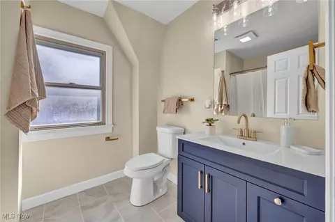 Bath - 4331 Birchwood Ave, Ashtabula, OH 44004 photo 1 of 2