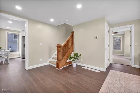 Entry Way - 4331 Birchwood Ave, Ashtabula, OH 44004 photo 3 of 4