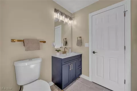 Bath - 4331 Birchwood Ave, Ashtabula, OH 44004 photo 2 of 2