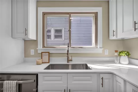 Kitchen - 4331 Birchwood Ave, Ashtabula, OH 44004 photo 3 of 3