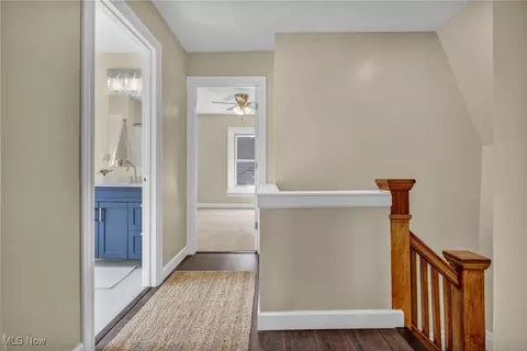 Entry Way - 4331 Birchwood Ave, Ashtabula, OH 44004 photo 4 of 4