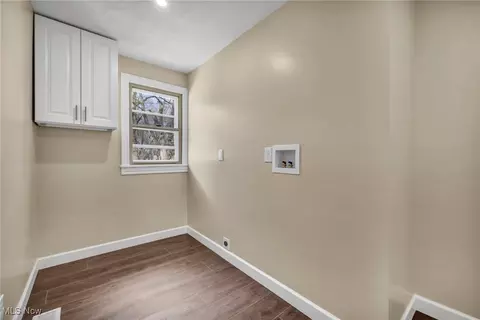 Entry Way - 4331 Birchwood Ave, Ashtabula, OH 44004 photo 1 of 4