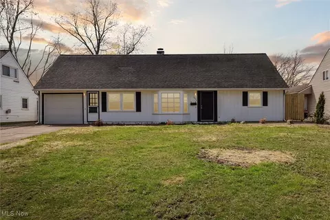 4890 Greenwood Dr, Sheffield Lake, OH 44054