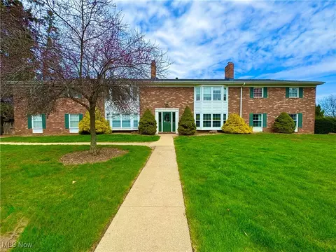 6995 Carriage Hill Dr #101, Brecksville, OH 44141