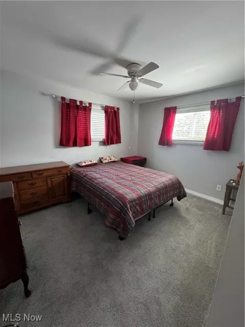 Bedroom - 537 Willow Park Rd, Elyria, OH 44035 photo 2 of 2