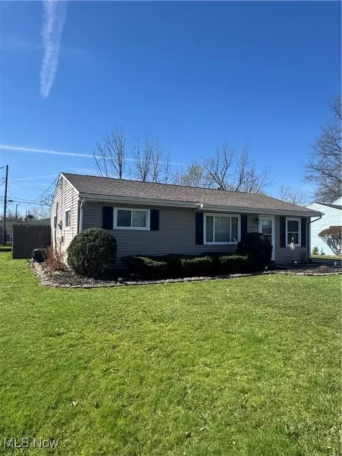 537 Willow Park Rd, Elyria, OH 44035