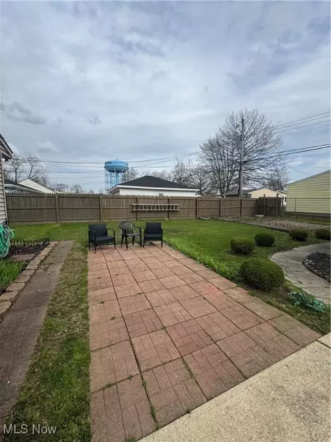 Exterior - 537 Willow Park Rd, Elyria, OH 44035 photo 6 of 6