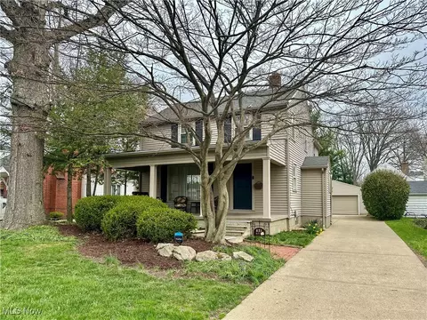 835 John St, Niles, OH 44446