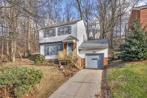 24700 Hawthorne Dr, Euclid, OH 44117