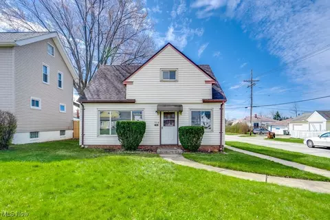 7719 Newport Ave, Parma, OH 44129